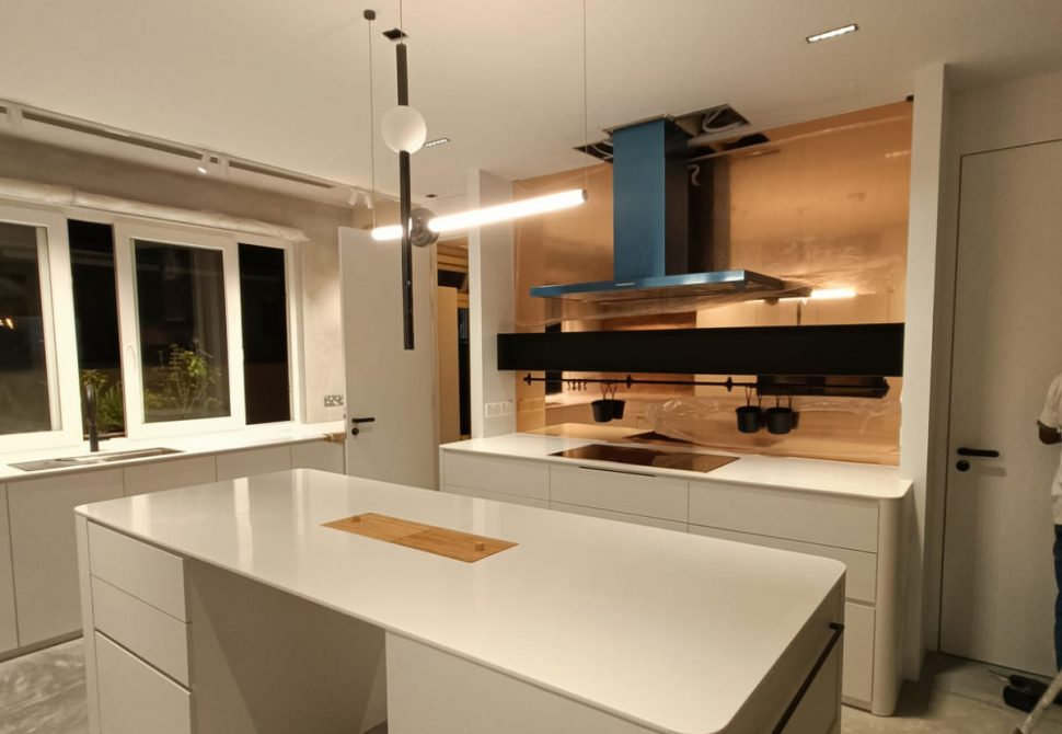 Kitchen Islands & Cabinets